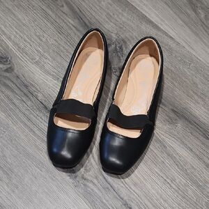 EUC Mootsies Tootsies Black SQ Toe Ballet Flats
